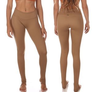 MIKA YOGA WEAR Kaya Legging